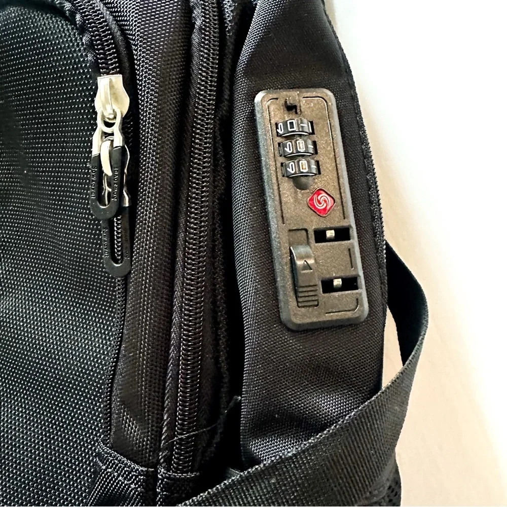 Sowaovut 15.6in Anti-Theft Travel Laptop Backpack & Password Lock
